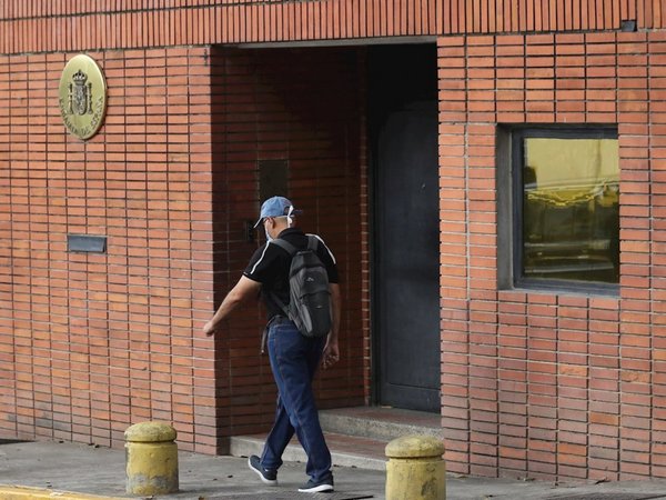 Leopoldo López abandona la residencia del embajador de España