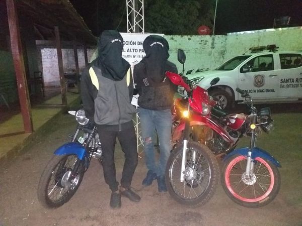 Caen dos jóvenes tras persecución policial en Santa Rita - ABC en el Este - ABC Color