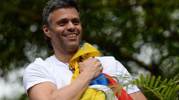 Leopoldo López salió de Venezuela. | OnLivePy