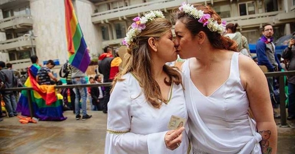HOY / Argentina acoge entre escepticismo y alegría el apoyo del papa a homosexuales