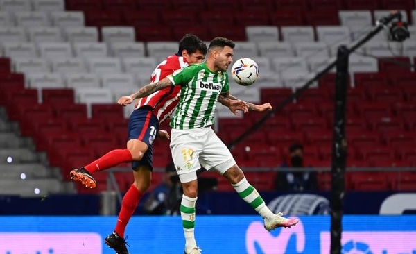 HOY / Suárez le gana la pulseada a Antonio Sanabria