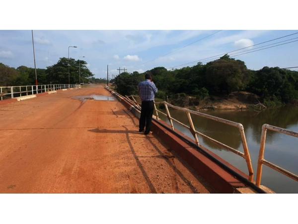 Puente   con 50  años se inunda y urgen uno nuevo en Paso Barreto