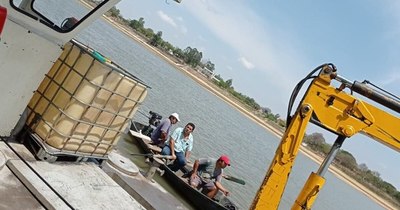 La Nación / Supuestos pescadores amenazan a trabajadores para frenar refulado