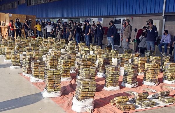 Rastrean a más implicados con megacarga de cocaína - Nacionales - ABC Color