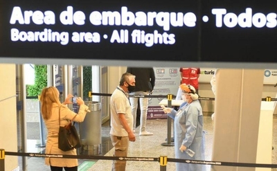 HOY / Argentina abrirá sus fronteras aéreas y marítimas a países vecinos para turismo