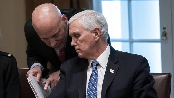 El jefe de gabinete de Mike Pence y uno de sus asesores dieron positivo al coronavirus en plena campaña de EEUU » Ñanduti