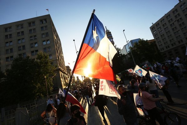 Los chilenos deciden en un Plebiscito Nacional si dejan atrás la Constitución de Pinochet » Ñanduti