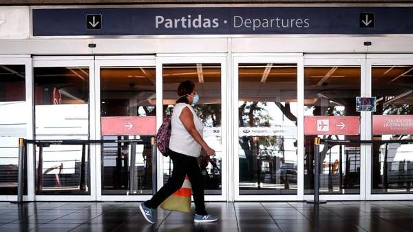 Argentina abrirá las fronteras aéreas y marítimas para el turismo