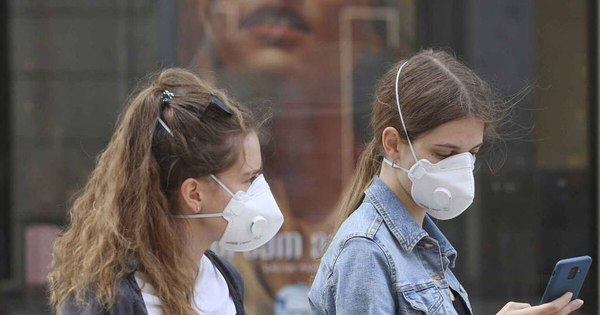 La Nación / Llevar mascarilla podría evitar 130.000 muertes en EEUU