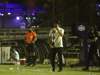 Daniel Garnero no sigue como DT de Olimpia