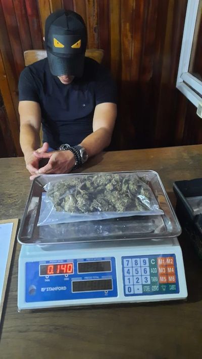 Fútbolista fue detenido con una bolsa de marihuana - Nacionales - ABC Color