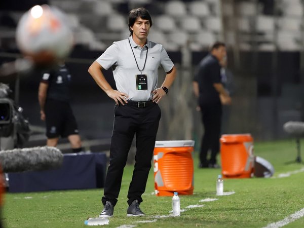 Olimpia destituye a Daniel Garnero