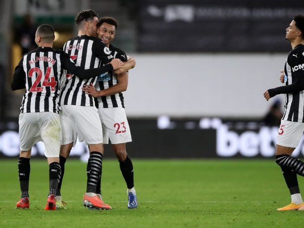 Newcastle y Miguel Almirón rescatan un sufrido empate