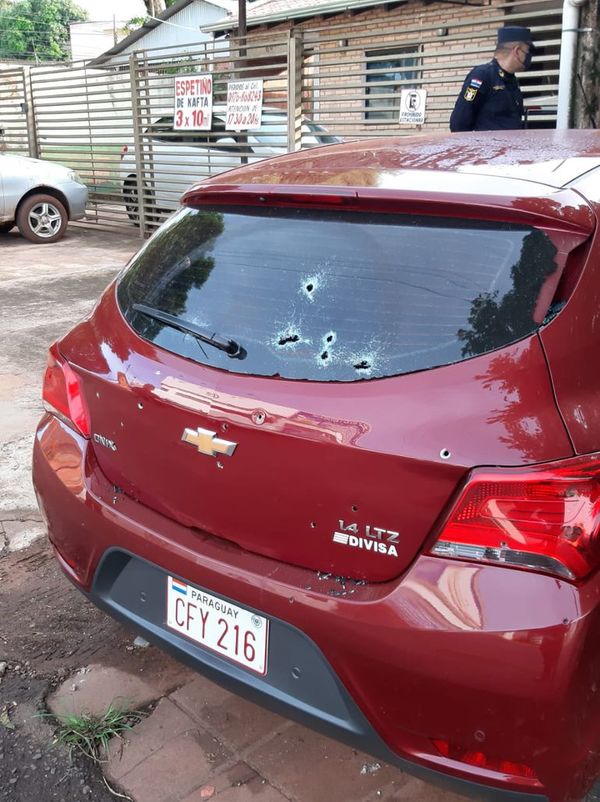Disparan contra vehículo estacionado en Pedro Juan Caballero - Nacionales - ABC Color