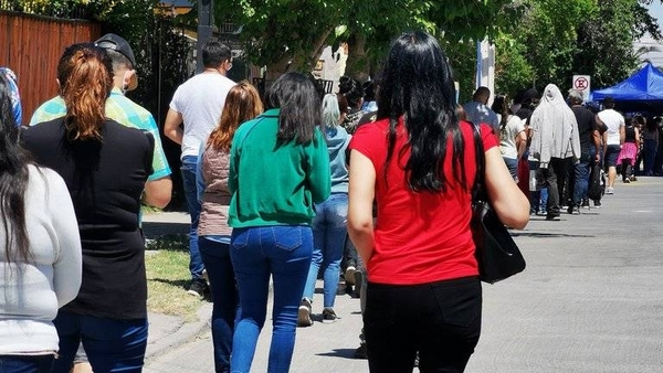 HOY / Plebiscito en Chile: jornada electoral tuvo la participación más alta de los últimos 8 años