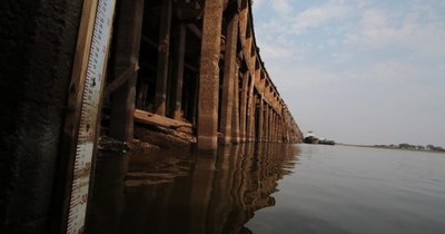 La Nación / Río Paraguay amaneció ayer con -0,54 metros en el Puerto