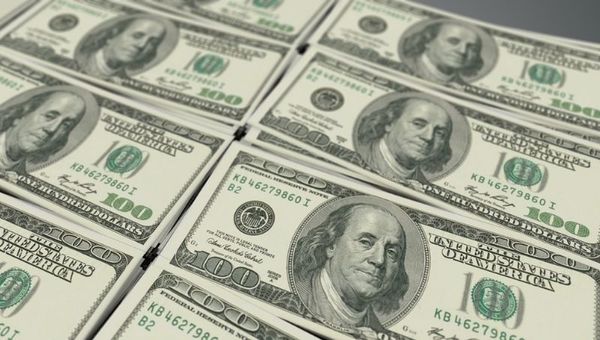 Dólares almacenados, preferencia de mercados internacionales y rechazos al depositar de ciertos dólares: ¿cómo se relaciona todo esto?
