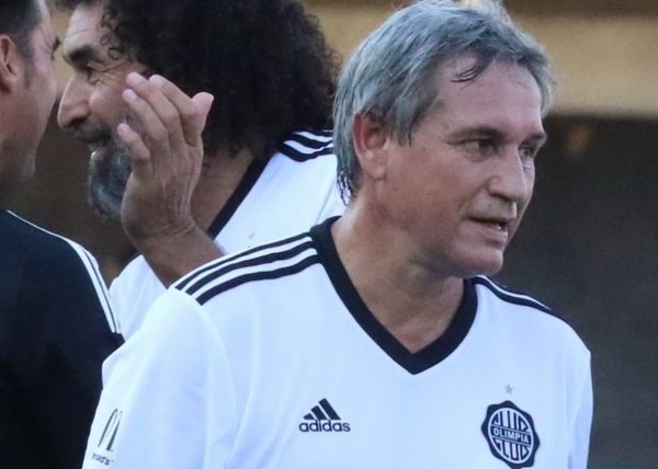 Crónica / Adolfo Jara Heyn: “Un DT de afuera o Éver Almeida”