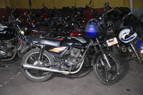 Detenidos por robo en San Lorenzo - Nacionales - ABC Color