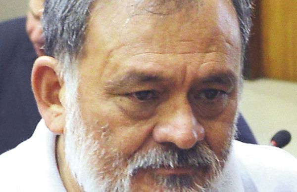 Cartistas presentan hoy pedido de pérdida de investidura contra Pereira - Nacionales - ABC Color