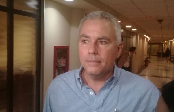 Partido Comunista Paraguayo presenta pedido de pérdida de investidura de Fidel Zavala