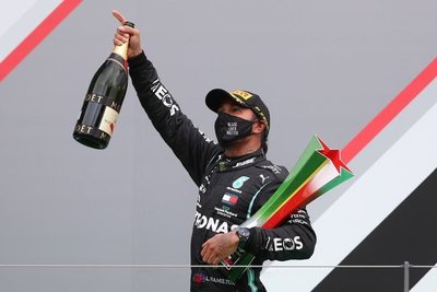 Hamilton hace historia en la F1: batió el récord de Schumacher y se acerca al séptimo título tras coronarse en Portugal » Ñanduti