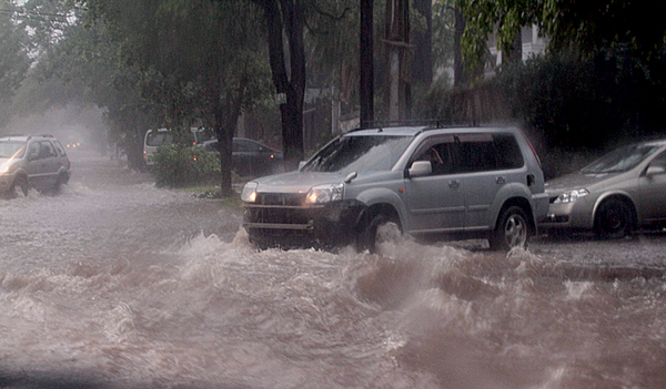 Esperada lluvia trajo alivio pero también destrozos a su paso