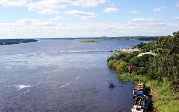 Río Paraguay sube 8 centímetros tras fuertes lluvias