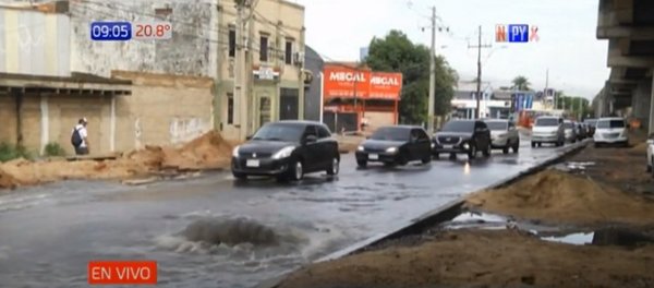 Fuente de aguas negras sobre Primer Presidente | Noticias Paraguay