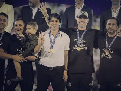 El cuerpo técnico se va agradecido