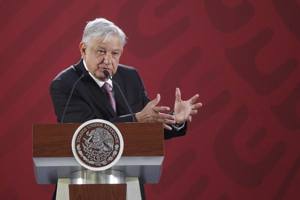 México niega frenar inversión privada de energía limpia en polémica con EEUU - MarketData