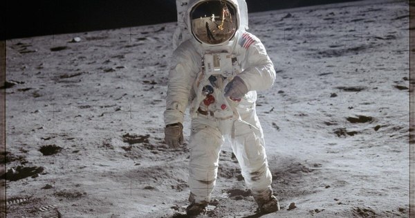 La Nación / La Luna contiene más agua de lo que se creía