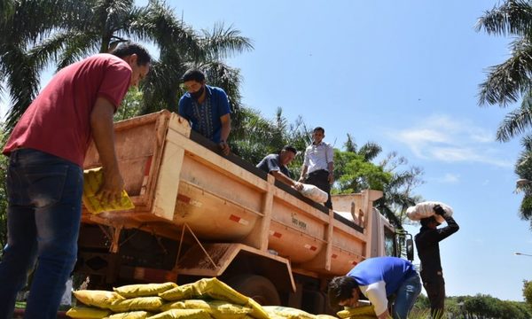 Entregan 35.000 kilos de alimentos a cuatro distritos