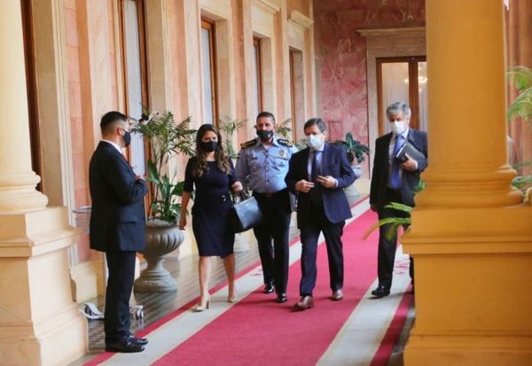 Mario Abdo, mantuvo reunión con el Consejo de Seguridad, donde recibió informes de los últimos acontecimientos ocurridos en el país