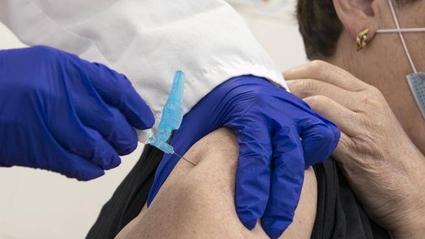 HOY / Ya son 48 los fallecidos al recibir la vacuna de la gripe y empieza a paralizarse su uso en Asia