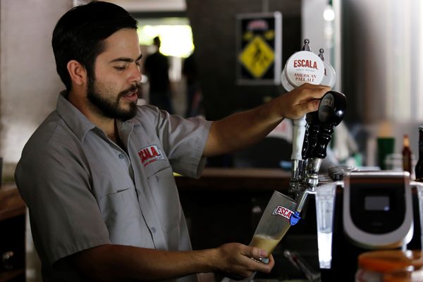 Industria alcohólica de México busca cambio impositivo contra poder cervecero - MarketData
