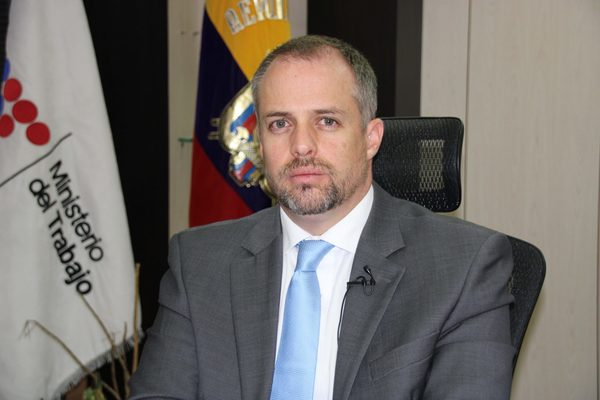 Ecuador mejora en empleo aunque sin reformas no habrá progreso, dice ministro - MarketData