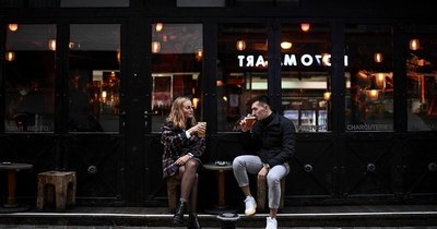 La Nación / El COVID pasa factura al romance en París, la capital del amor