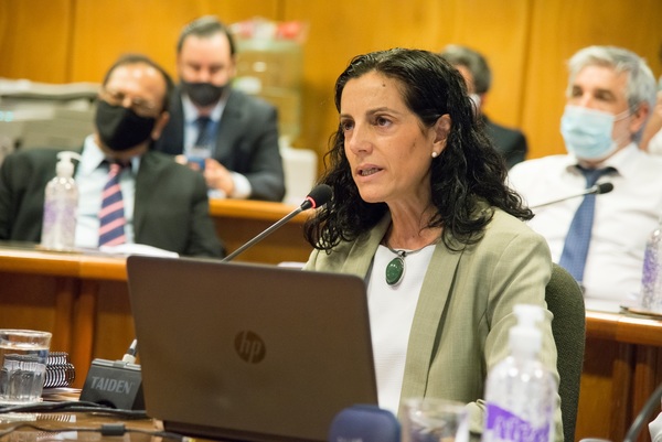 La ministra de Economía uruguaya presenta el proyecto de presupuesto ante Senado - MarketData