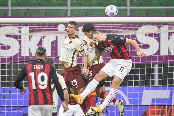 Milan empata ante Roma, pero sigue como solitario líder