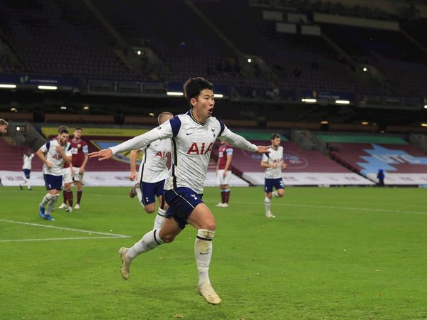 El Tottenham saca petróleo ante el Burnley
