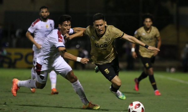 Guaraní y Cerro Porteño igualan en un partido con mucha intensidad