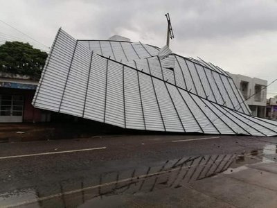 Ayolas también fue afectada por el temporal de esta madrugada