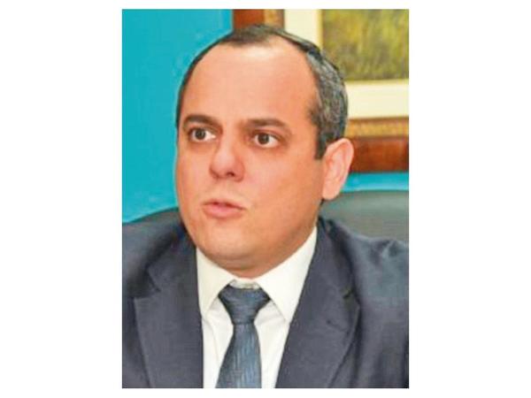 CGR evalúa legalidad del reaseguro en la Caja Bancaria
