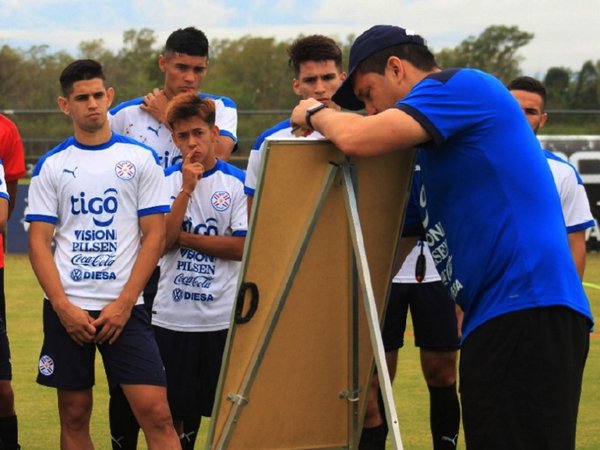 Bobadilla arrancó labores con la Albirroja juvenil