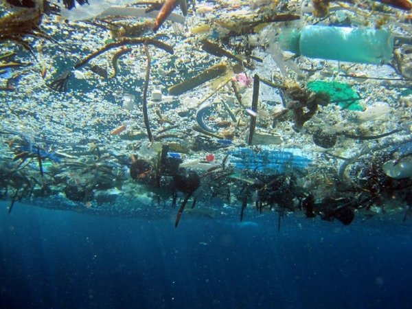Cada año se vierten al Mediterráneo 229.000 toneladas de plástico