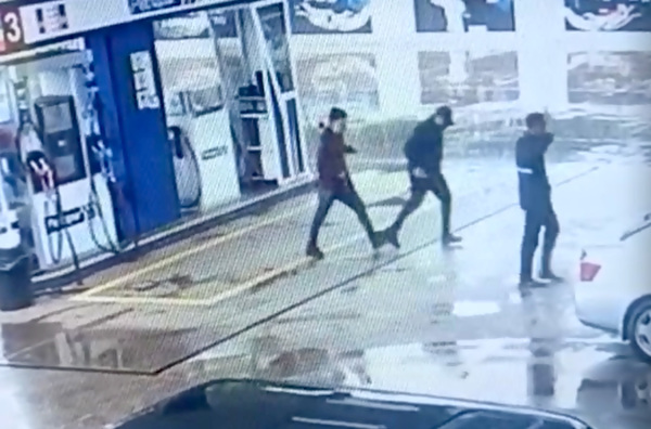 Bandidos toman por asalto estación de servicio y roban más de G. 200 millones y un automóvil