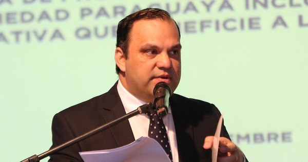 La Nación / Mal uso de millonarios fondos en administración de Mario Varela