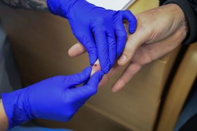 Florida: ladrones robaron un millón de dólares en guantes que estaban destinados a hospitales