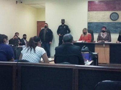 Defensa pide la absolución de procesada por quíntuple homicidio